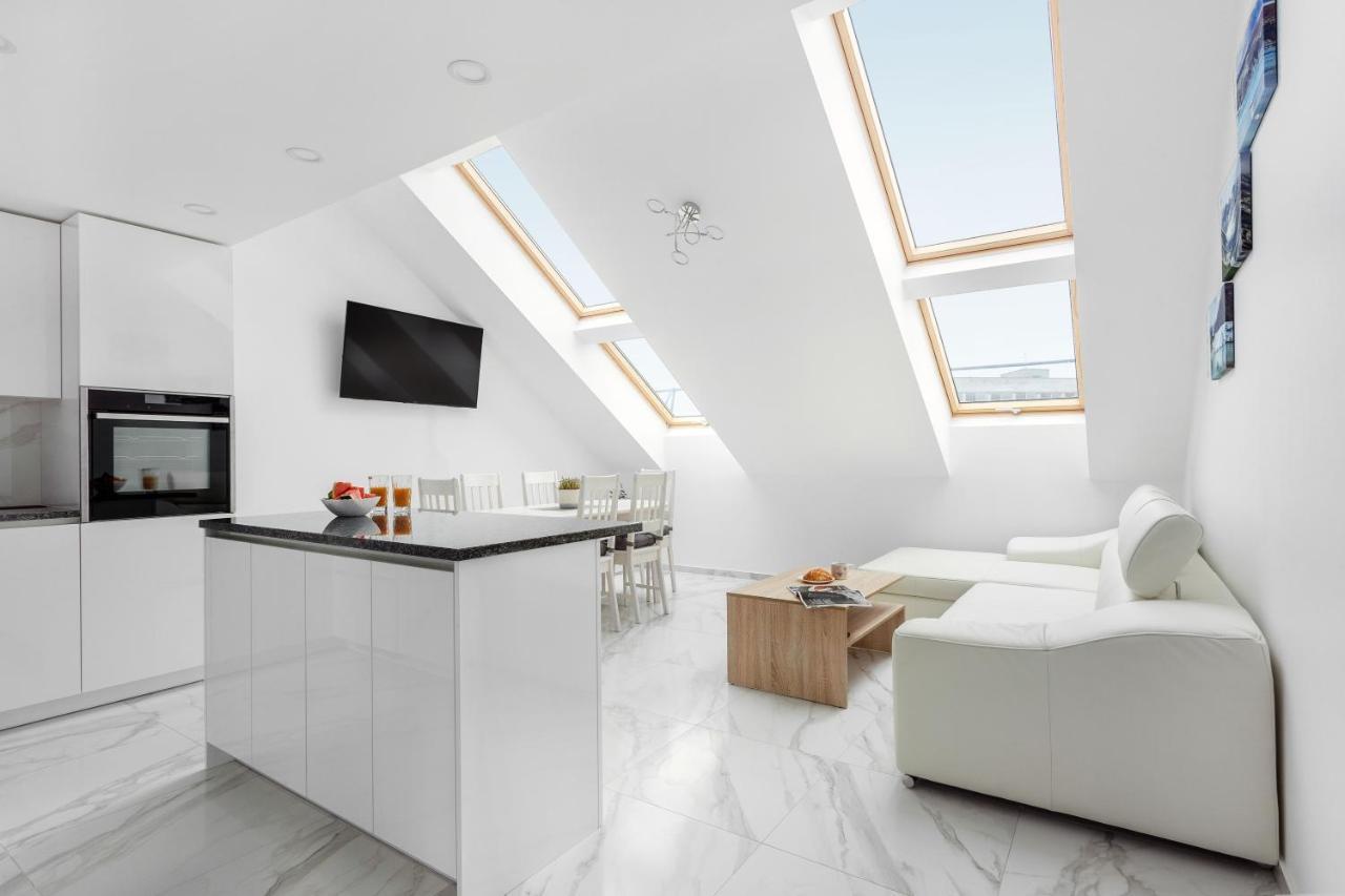 Luxurious Kaunas Basilica Apartment In Old Town By Urban Rent Exterior photo