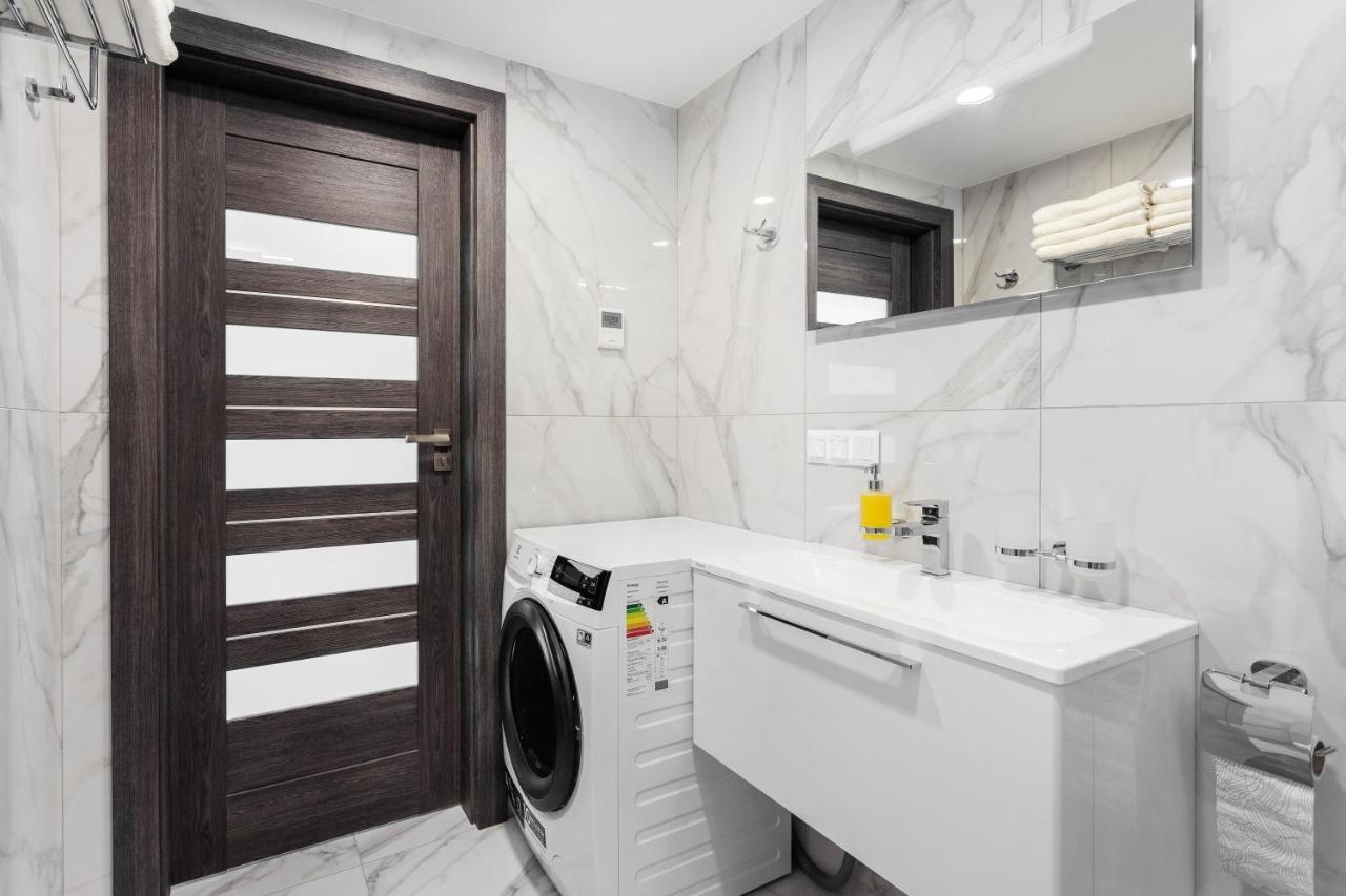 Luxurious Kaunas Basilica Apartment In Old Town By Urban Rent Exterior photo